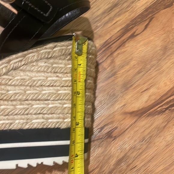 Sandals - Picture 8 of 8